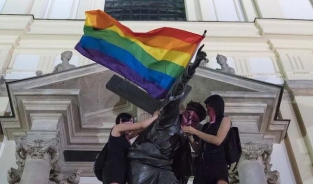 Poľská biskupská konferencia zverejnila stanovisko k otázkam LGBT