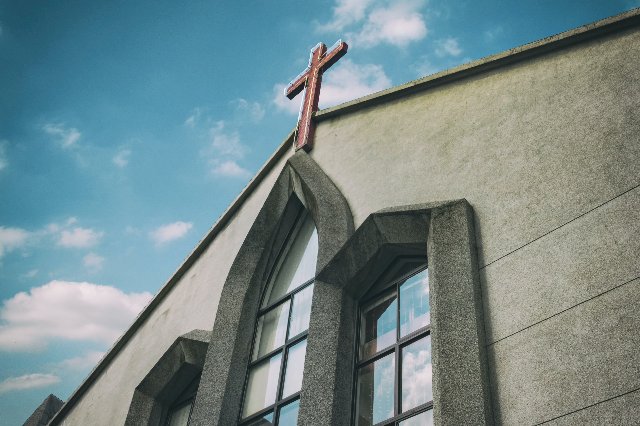 Oddnes platia nové pravidlá, ktoré sa týkajú aj verejných bohoslužieb