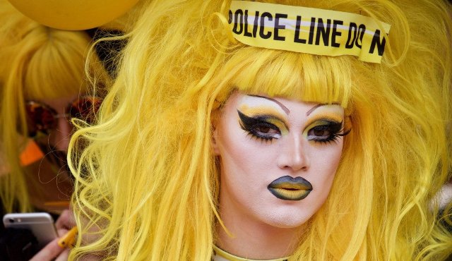 Za nenávisť voči LGBT môžete v Nórsku po novom skončiť v base. Aj keď ju prejavíte v súkromí
