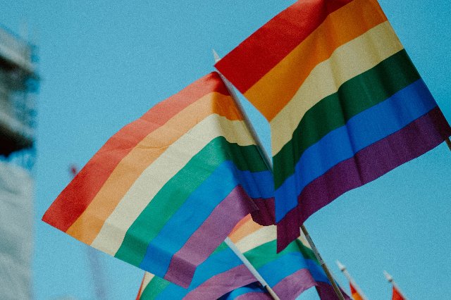 Vo Varšave odmietli podať sv. prijímanie homosexuálnemu podporovateľovi potratov