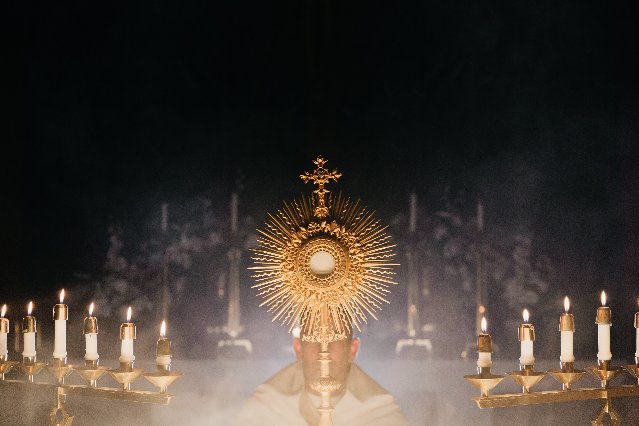 5 modlitieb k Ježišovi v Eucharistii, ktoré majú veľkú moc