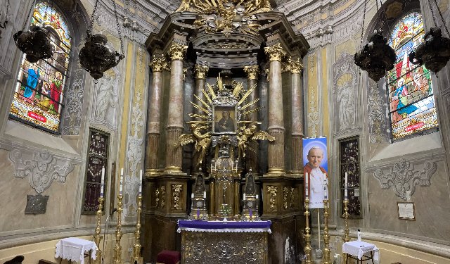 Pútnické miesta: Trnava- zázračný obraz milostivej a žehnajúcej Panny Márie Trnavskej