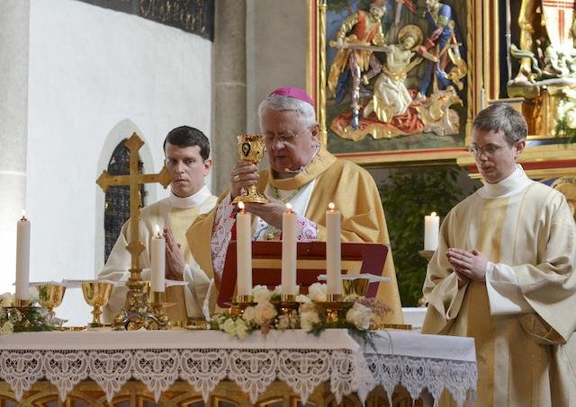 Slovo pastiera biskupa Stolárika: Naradovaní sa vráťme do chrámov