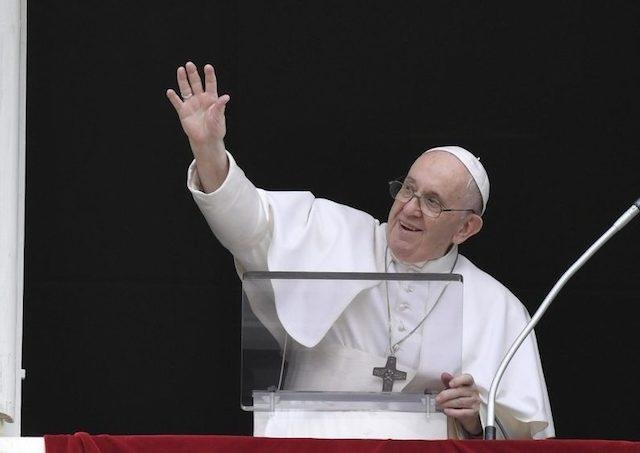 Pápež František: Obnovme v sebe úžas nad darom Eucharistie