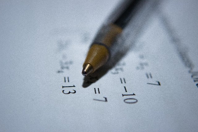 Španielsko: osnovy matematiky budú prerobené z pohľadu gender - zmizne napr. rovnoramenný trojuholník!
