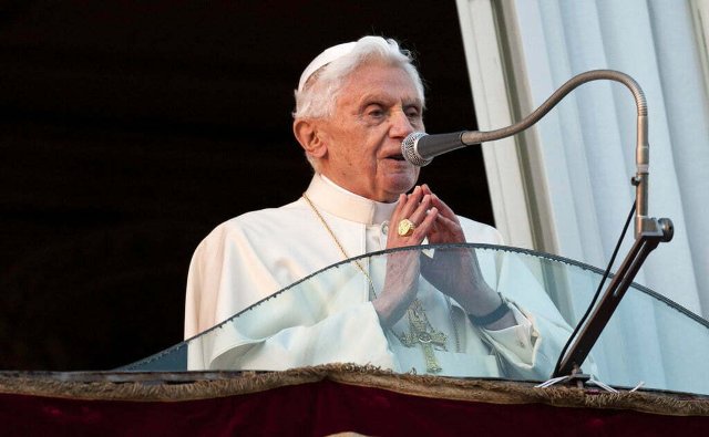 Benedikt XVI. – homosexuálne „manželstvá“ sú „prekrútením svedomia“