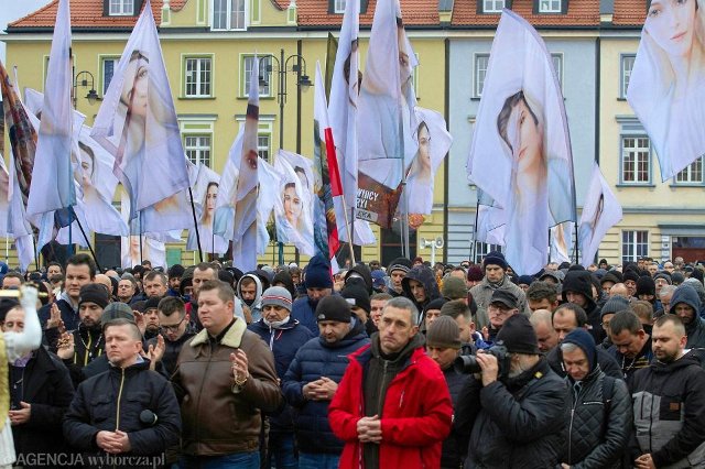 5000 mužov v ružencovom sprievode odčiňovalo hriechy voči Nepoškvrnenému Srdcu Panny Márie