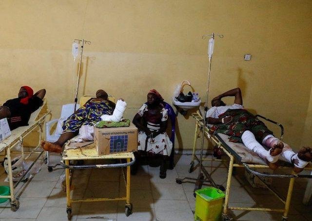 Nigéria: Teroristický útok na katolícky kostol počas slávenia Turíc