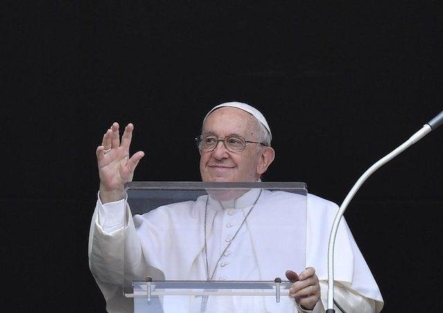 Anjel Pána 19. júna: Ježiš nás sýti v Eucharistii, dáva zmysel nášmu životu