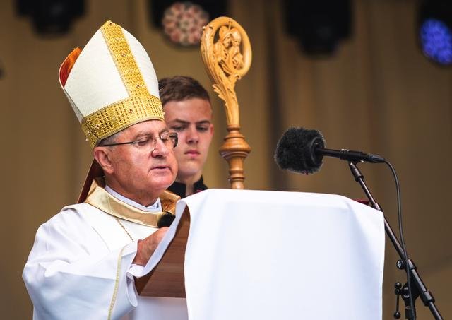 Odvážna kázeň Mons. Bernarda Bobera: "Nebojme sa zodvihnúť hlavu, aj napriek nepriaznivým okolnostiam, výsmechu či možnej mediálnej šikane."