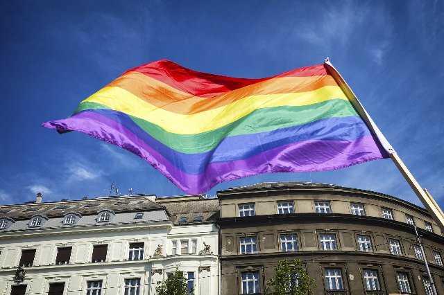 DNES HLASOVALI V PARLAMENTE ZA NÁVRH ZÁKONA O PARTNERSKOM SPOLUŽITÍ NEPREŠIEL ANI DO 2. ČÍTANIA