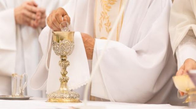Nezabúdame na Eucharistický pôst a vieme čo znamená?