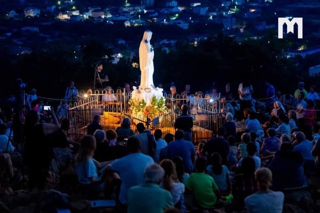 Zjavenie Panny Márie vizionárke Mariji Lunetti 21.6.2024 o 23.30 na Podbrde; VYSIELANIE ZJAVENIA DNES TU: