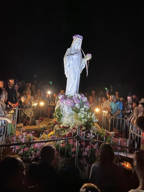 Zjavenie Panny Márie vizionárke Mariji Lunetti a Ivanovi Dragičevićovi 24.6.2024 o 23.30 na Podbrde